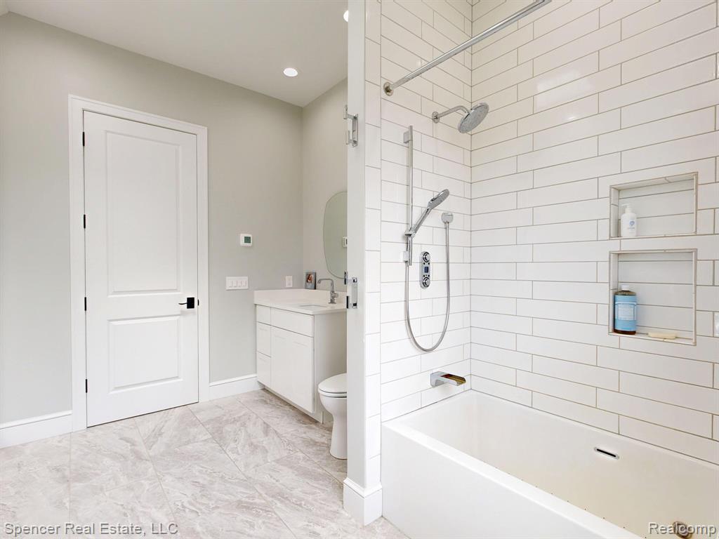 571 Dunleavy Drive, Highland, MI 48356 — Photo 34