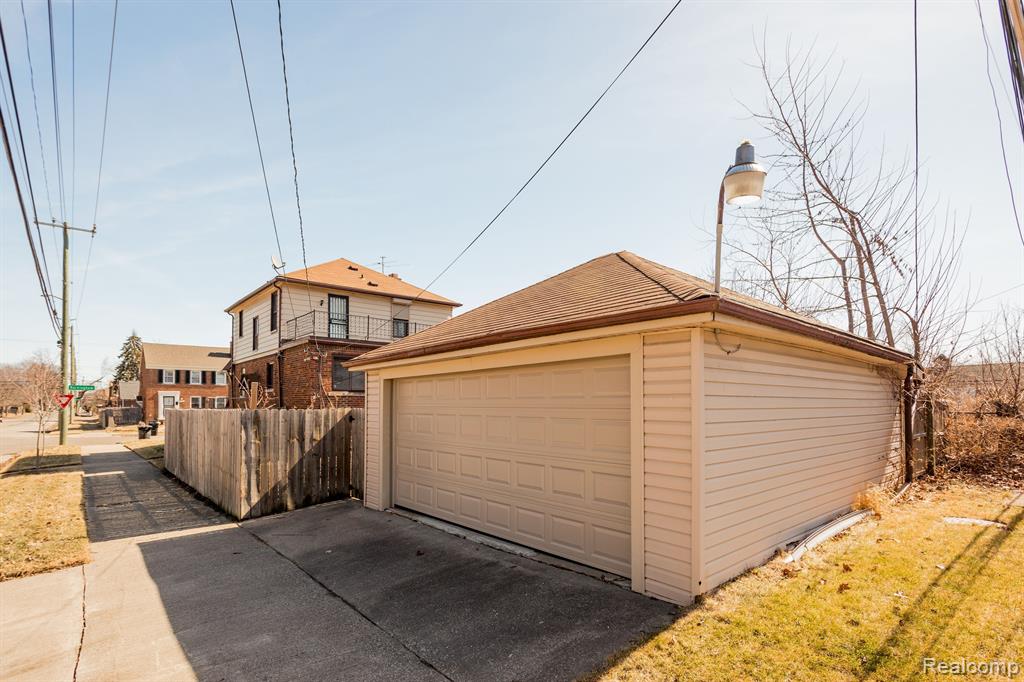 5815 BUCKINGHAM Avenue, Detroit, MI 48224 — Photo 38