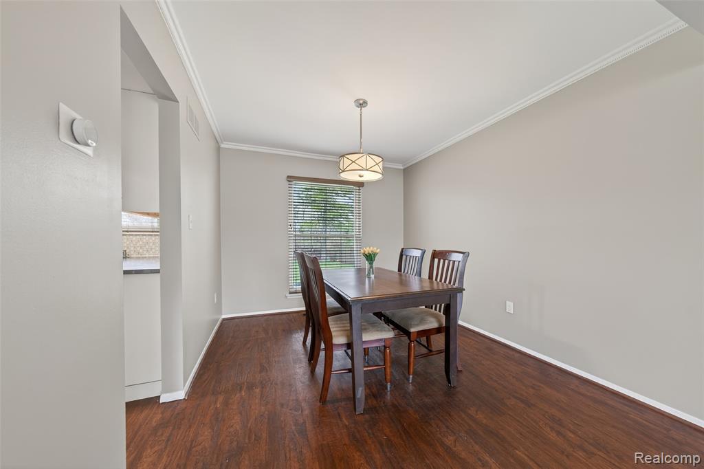 30110 Manor Drive, Madison Heights, MI 48071 — Photo 9