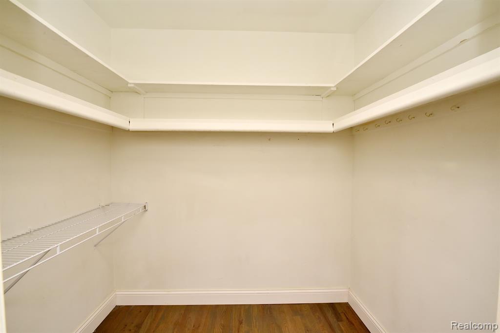 4041 W MAPLE Road, E101, Bloomfield Hills, MI 48301 — Photo 16