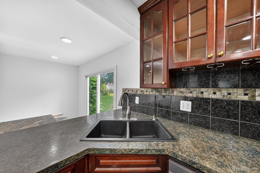 8452 Doncaster, Sterling Heights, MI 48312 — Photo 19