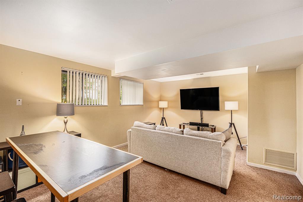 5722 Perrytown Drive, West Bloomfield, MI — Photo 22