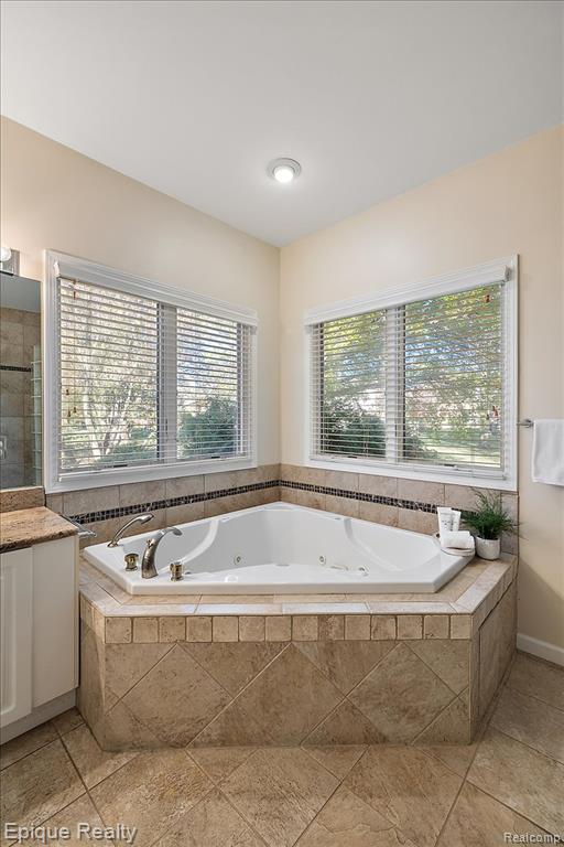 374 Oakbridge Drive, Oakland, MI 48306 — Photo 39