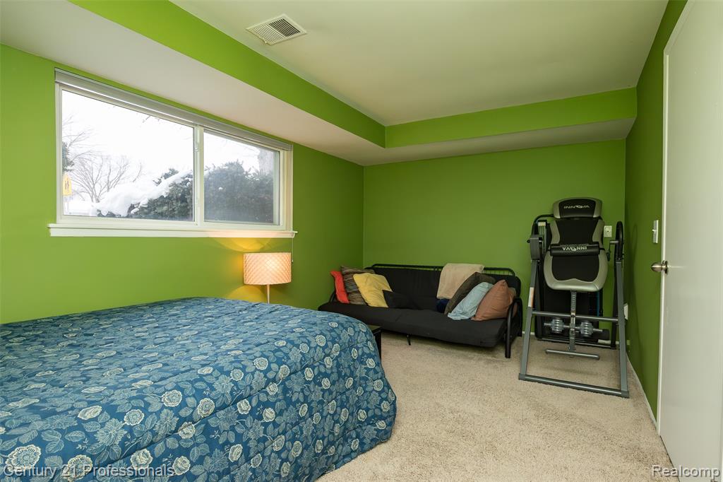 4939 Duchess Drive, Sterling Heights, MI 48310 — Photo 24