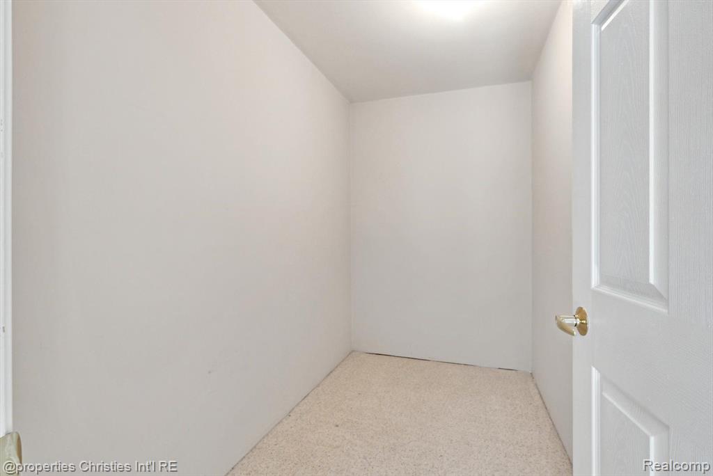 40611 PAISLEY Circle, Novi, MI 48377 — Photo 49