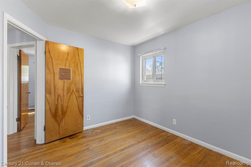 6661 N BEECH DALY Road, Dearborn Heights, MI 48127 — Photo 19