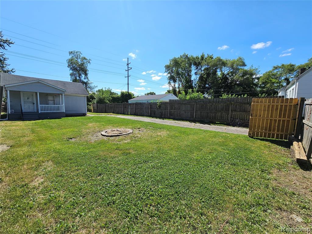 6426 ARTESIAN Street, Detroit, MI 48228 — Photo 16