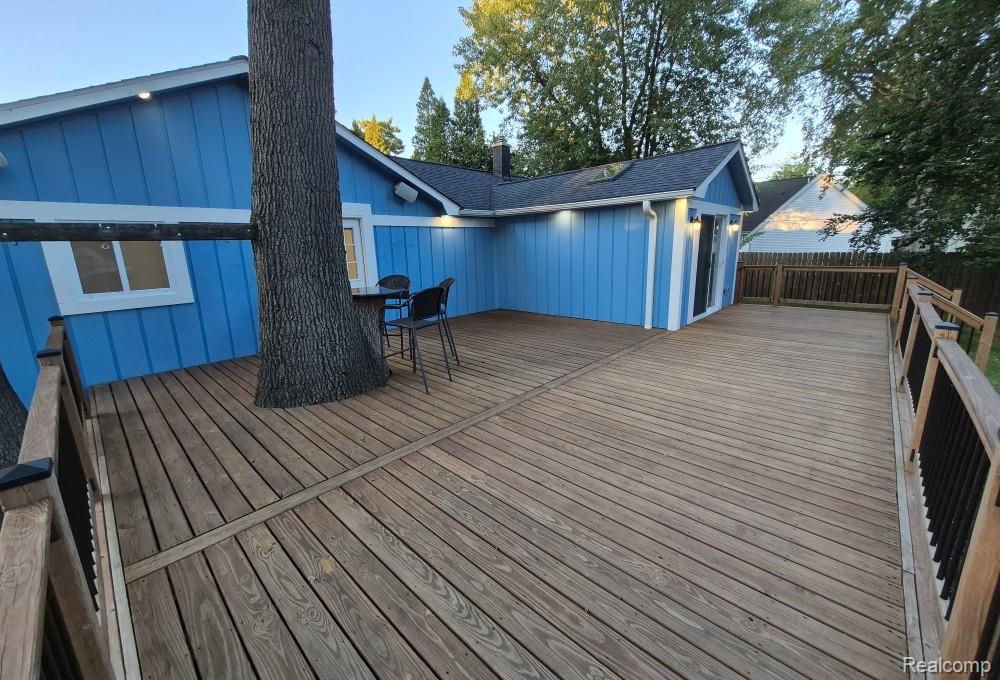 7377 Cooley Lake Road, West Bloomfield, MI 48324 — Photo 40