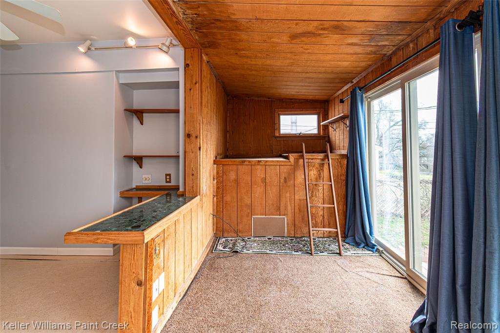 6903 Dandison Boulevard, West Bloomfield, MI 48324 — Photo 40