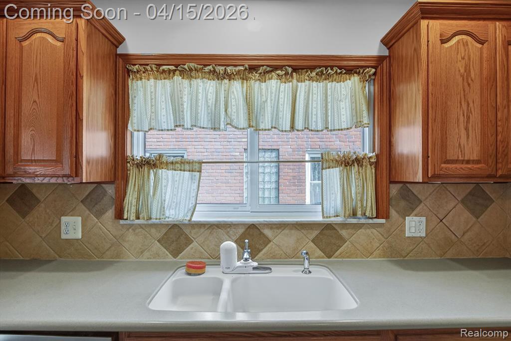 7693 Larme Avenue, Allen Park, MI 48101 — Photo 10