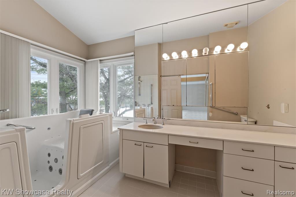 6933 Pebble Park Circle, 83, West Bloomfield, MI — Photo 15