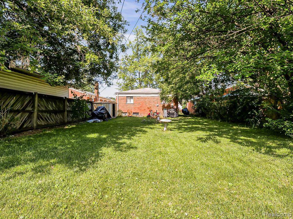 6558 Berwyn Street, Dearborn Heights, MI 48127 — Photo 18