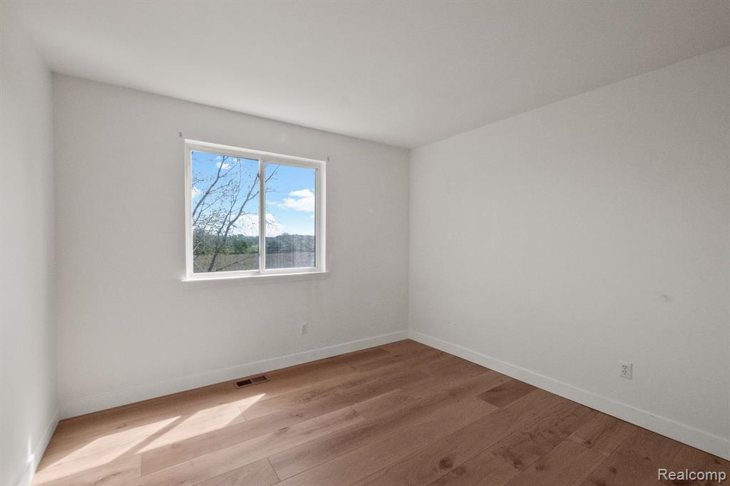 7870 GREENE FARM Drive, Ypsilanti, MI 48197 — Photo 28