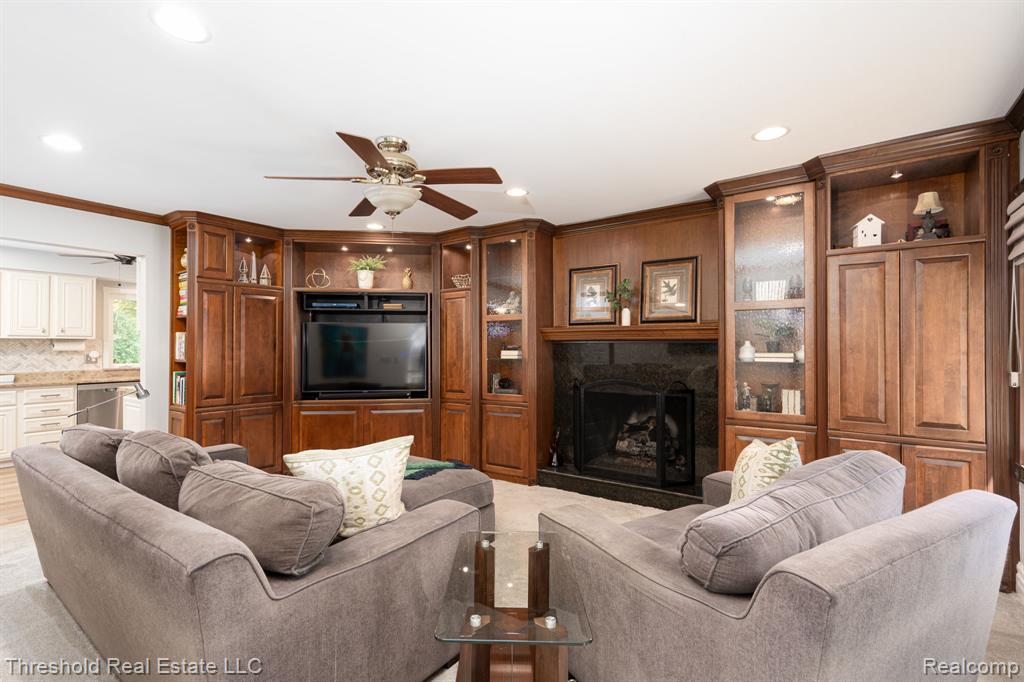 29090 Kendallwood Drive, Farmington, MI 48334 — Photo 17