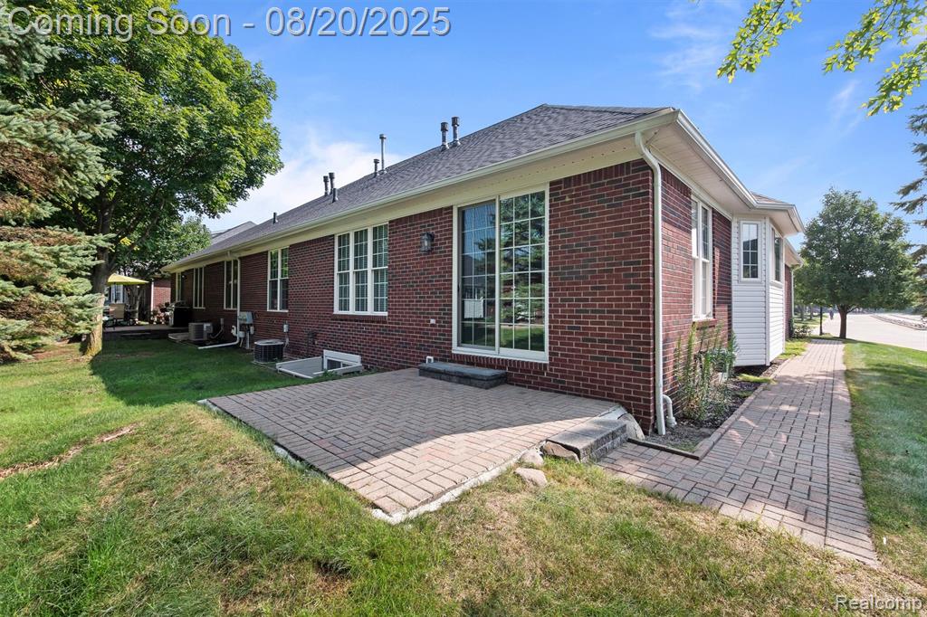 44205 Nova Drive, Sterling Heights, MI 48314 — Photo 25