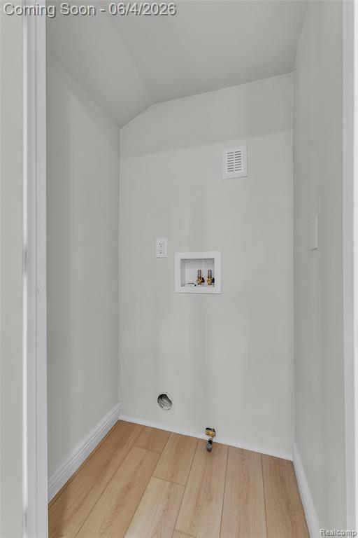 2890 Beland Avenue, Keego Harbor, MI 48320 — Photo 33