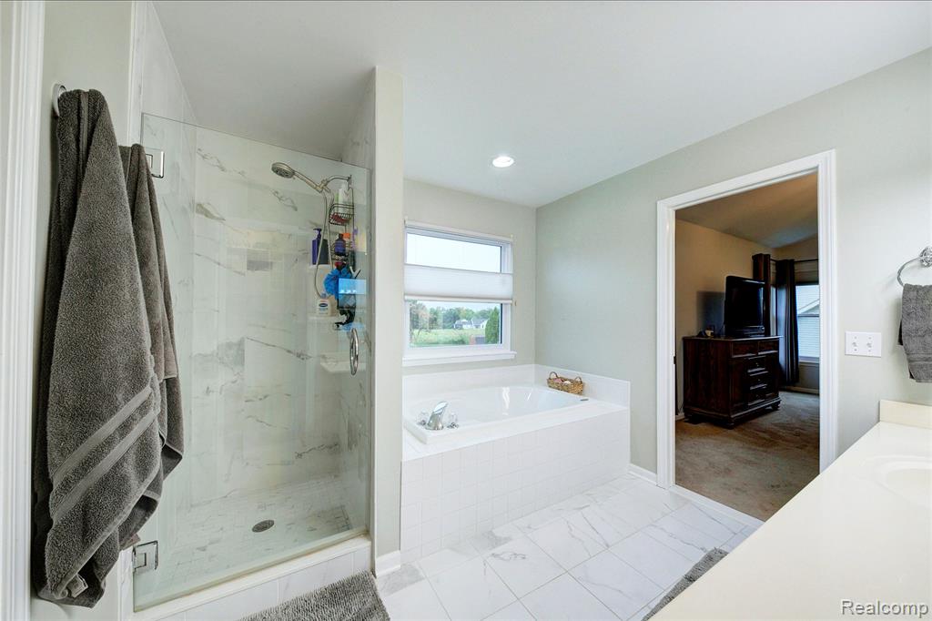 7862 Summer Breeze Trail, Howell, MI 48843 — Photo 32
