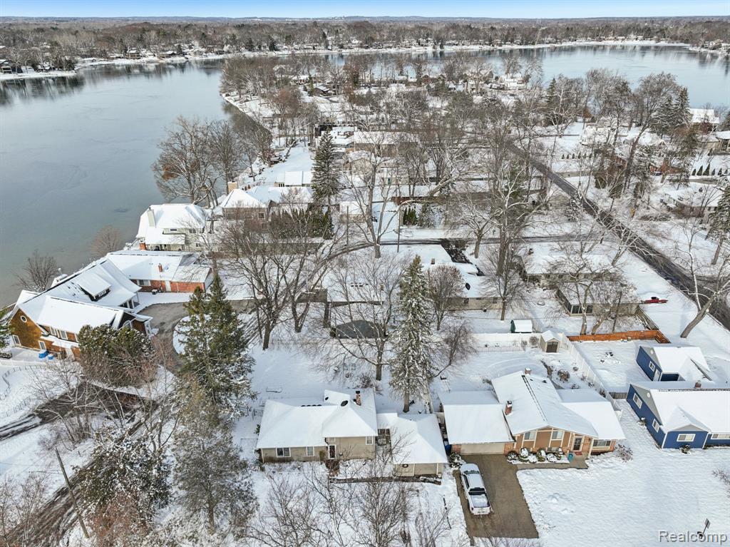 4049 S Shore Street, Waterford, MI 48328 — Photo 38