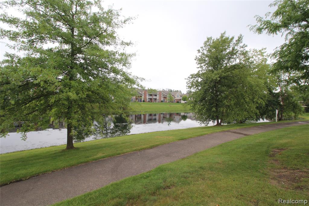 2224 Leighton Drive, Utica, MI 48317 — Photo 31