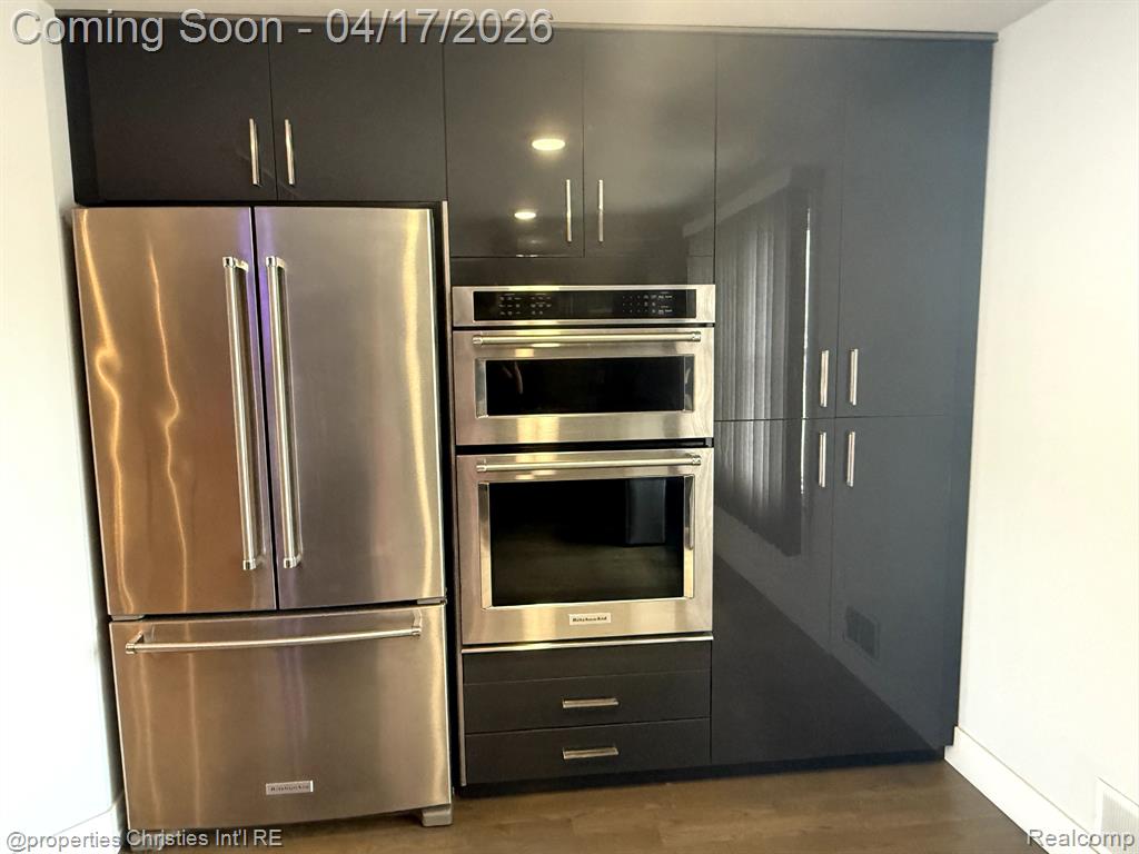 642 W 11 MILE Road, Royal Oak, MI 48067 — Photo 7
