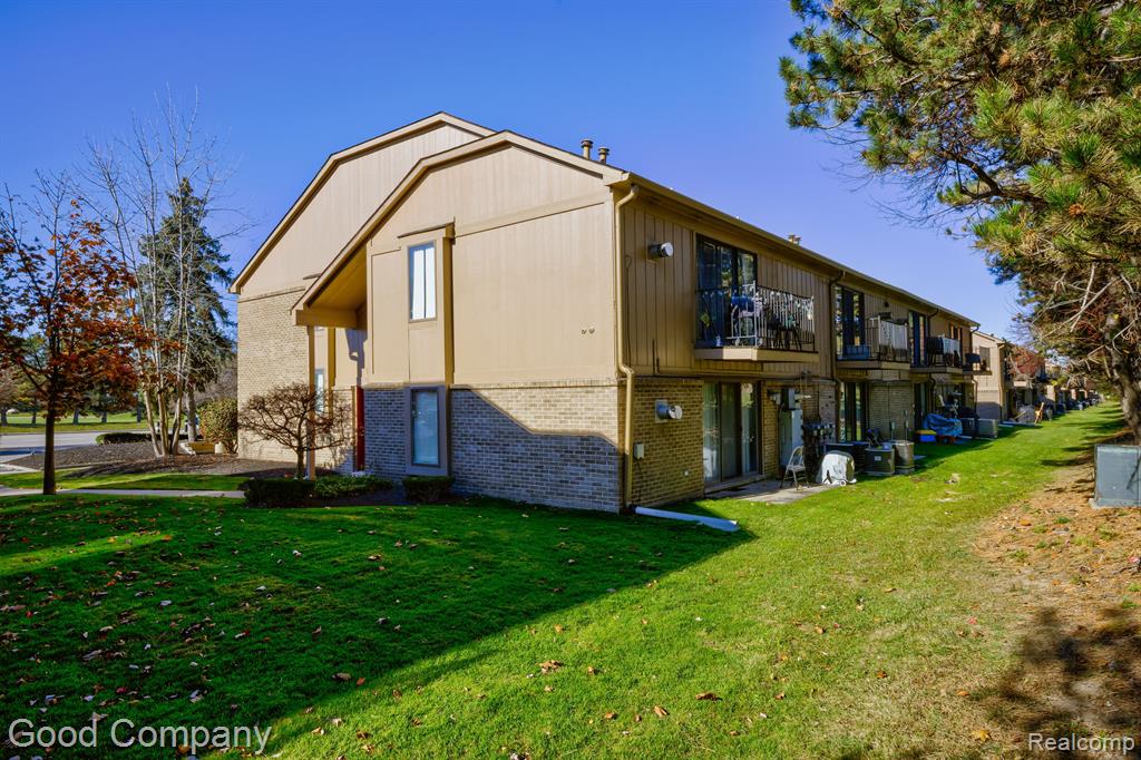 27260 EVERGREEN Road, Lathrup Village, MI 48076 — Photo 30