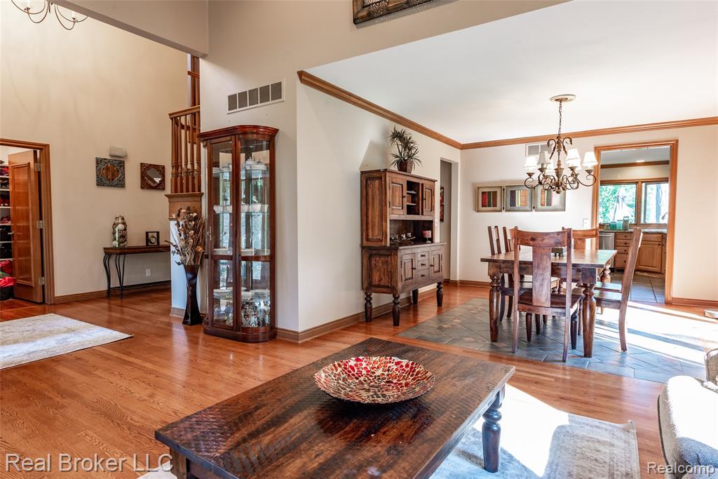 816 Seager Street, Commerce Twp, MI 48390 — Photo 5