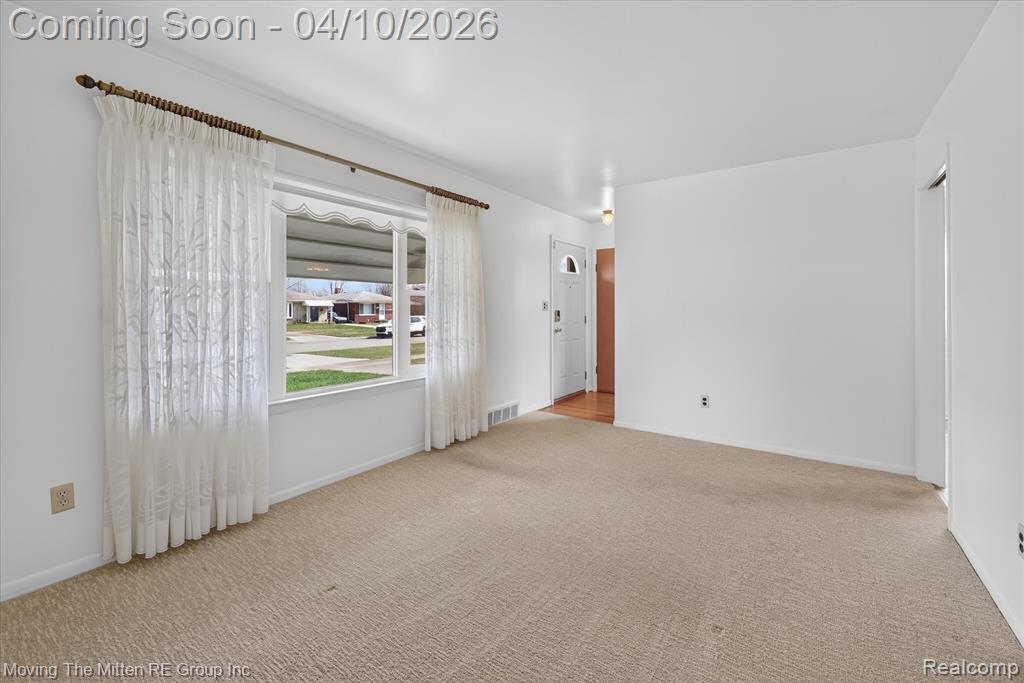 6623 N Silvery Lane, Dearborn Heights, MI 48127 — Photo 3