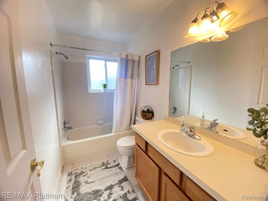 10018 ALLEN POINTE Drive, Allen Park, MI 48101 — Photo 10
