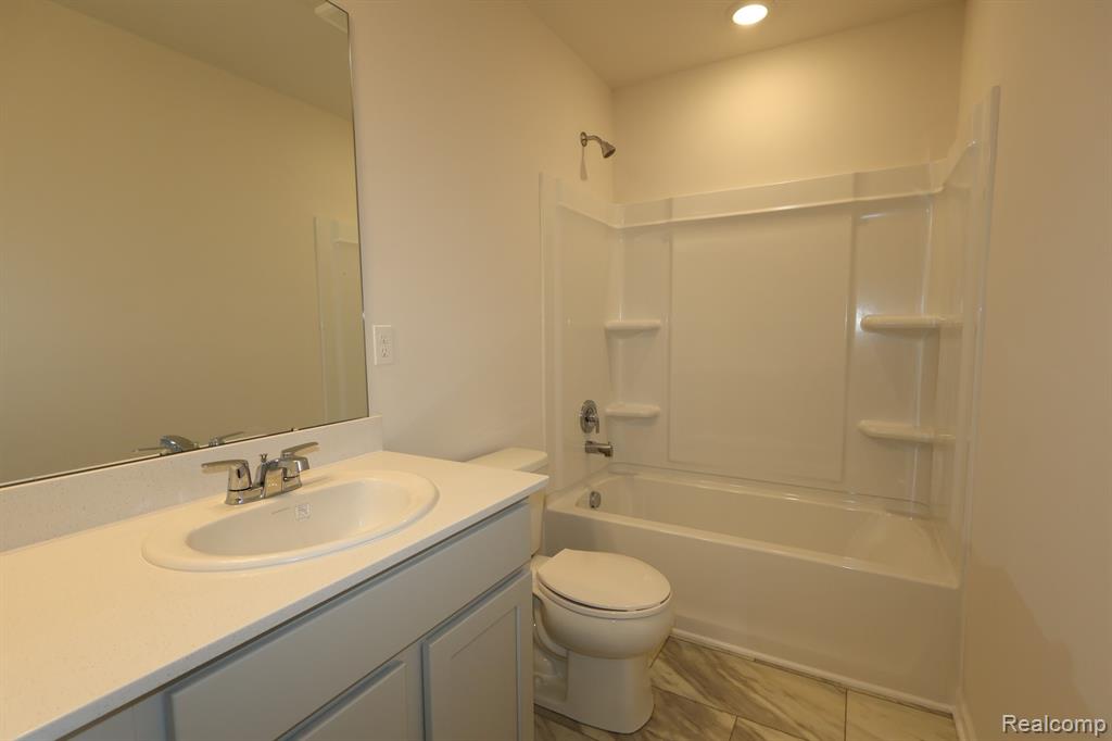 362 Hidden River W, Holly, MI 48442 — Photo 15