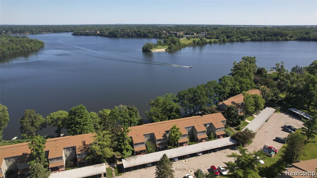 9671 Harbour Cove Court, Ypsilanti, MI 48197 — Photo 4