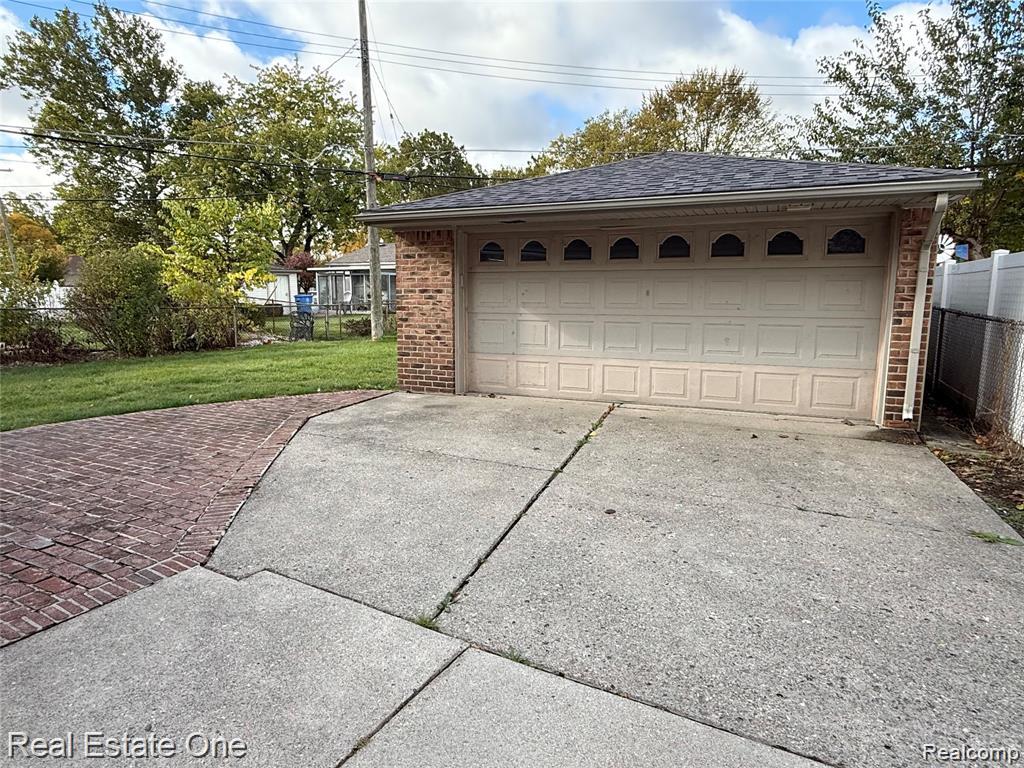 7627 Rosemary Street, Dearborn Heights, MI 48127 — Photo 14