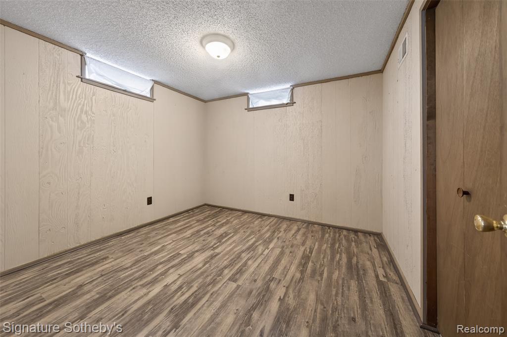 6072 Brockway Street, Commerce Twp, MI 48382 — Photo 12
