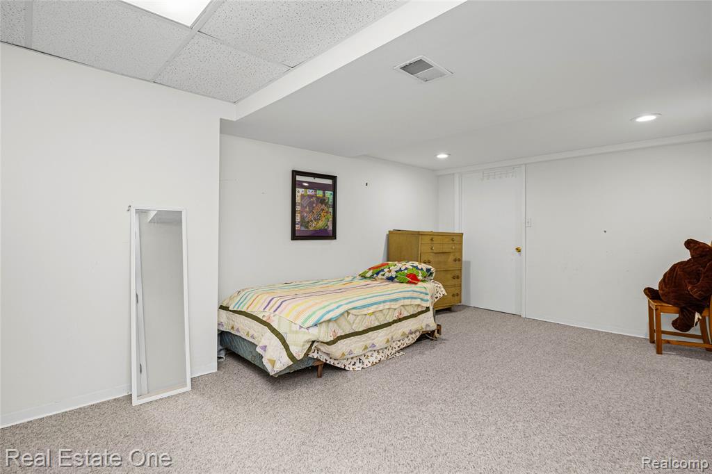 7570 Greenway Lane, West Bloomfield, MI 48324 — Photo 60