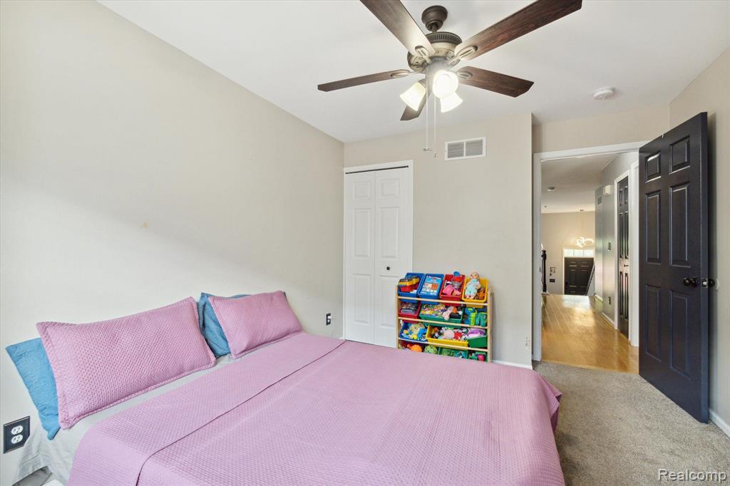 29265 GLEN OAKS Boulevard E, Farmington Hills, MI 48334 — Photo 13