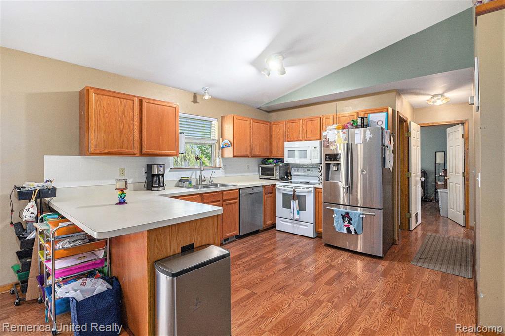 6606 PRESTON Road, Howell, MI 48855 — Photo 7