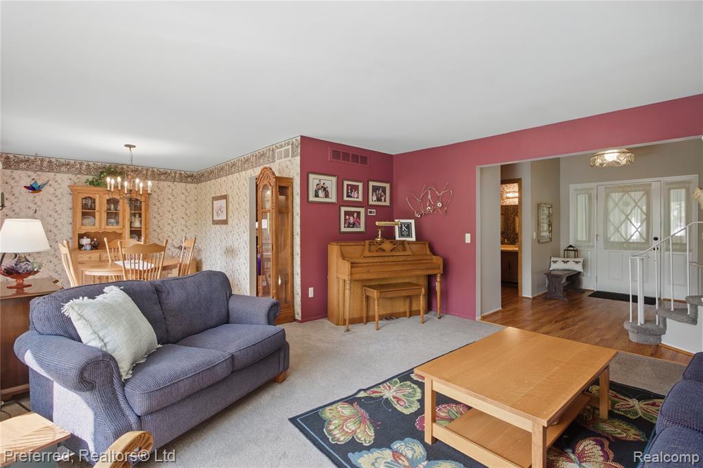 8530 Elmhurst Street, Canton, MI 48187 — Photo 7
