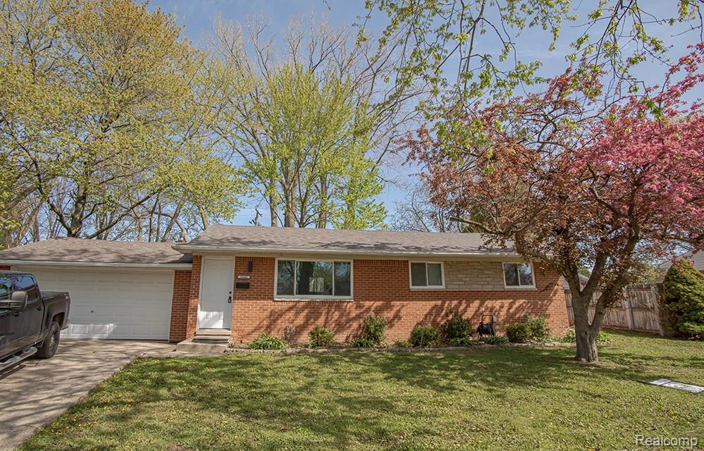 20401 Luna Street, Clinton Twp, MI 48035