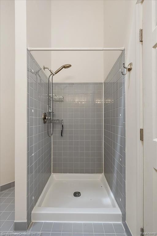 6873 Fox Lane, Waterford, MI 48327 — Photo 32