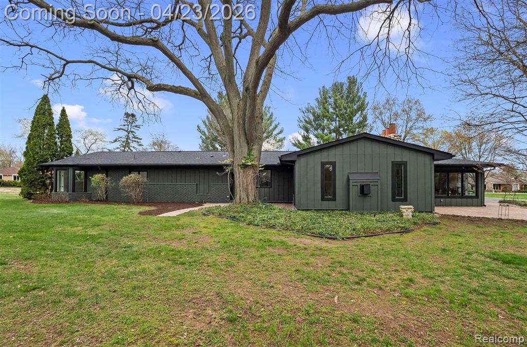 6800 Crestway Drive, Bloomfield Hills, MI 48301 — Photo 24