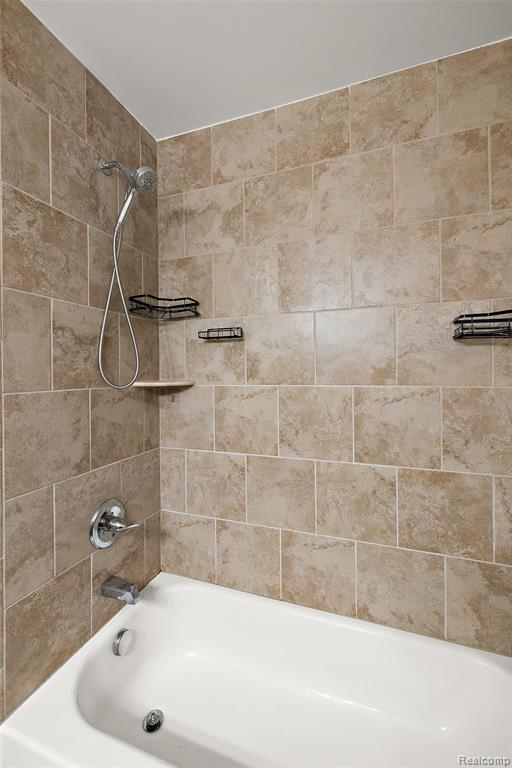 46267 Terrace Drive, Shelby Twp, MI 48317 — Photo 39