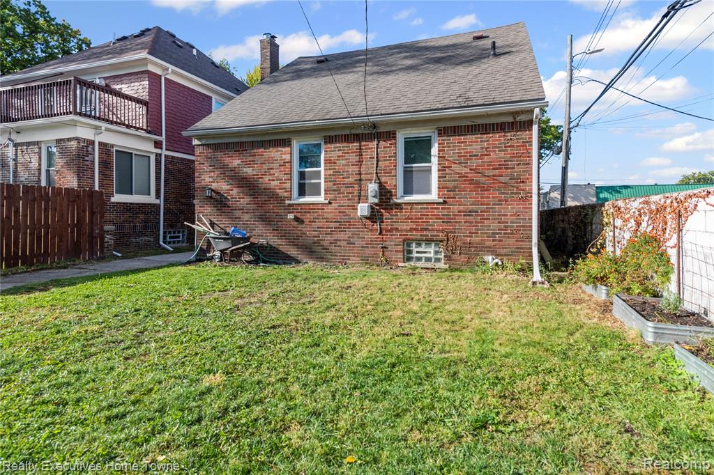 4890 Three Mile Drive, Detroit, MI 48224 — Photo 25