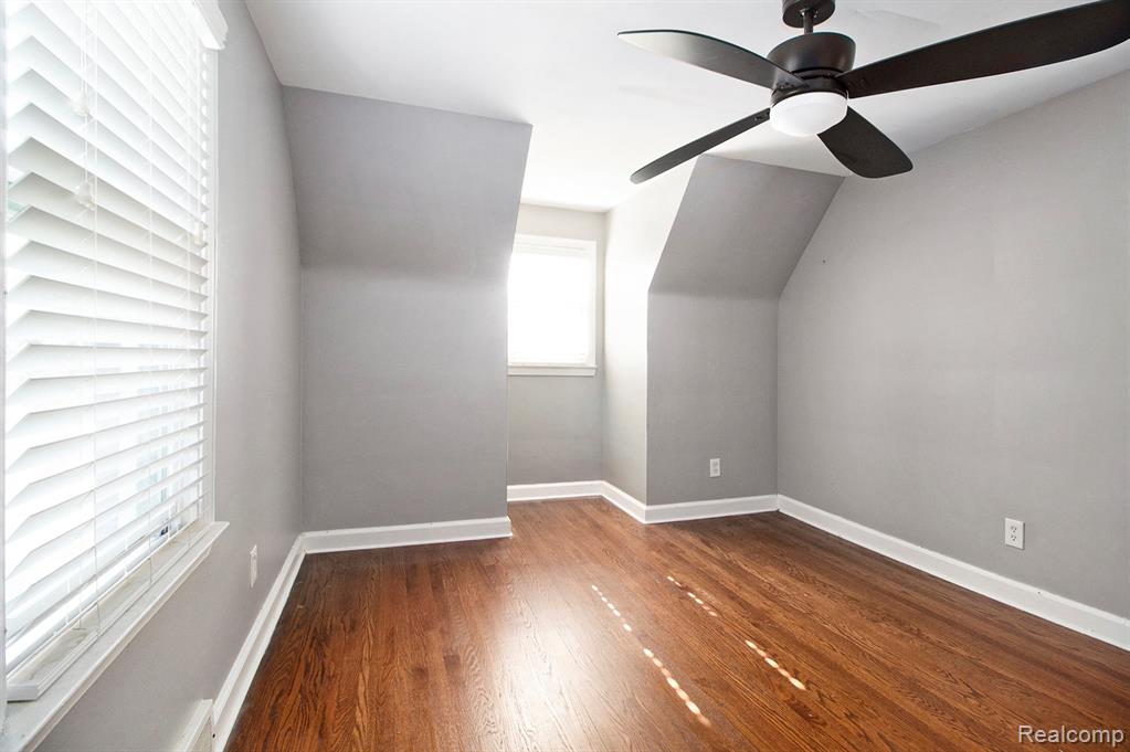 6847 Yinger Avenue, Dearborn, MI 48126 — Photo 20