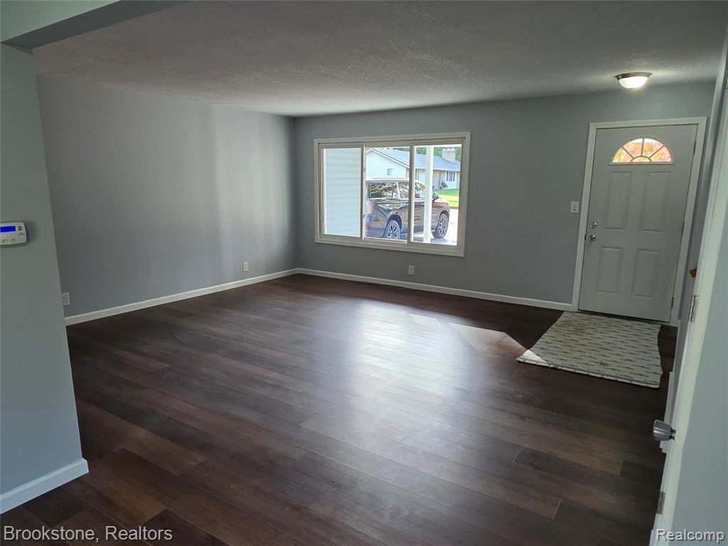 420 Sunnyside Drive, Flushing, MI 48433 — Photo 7