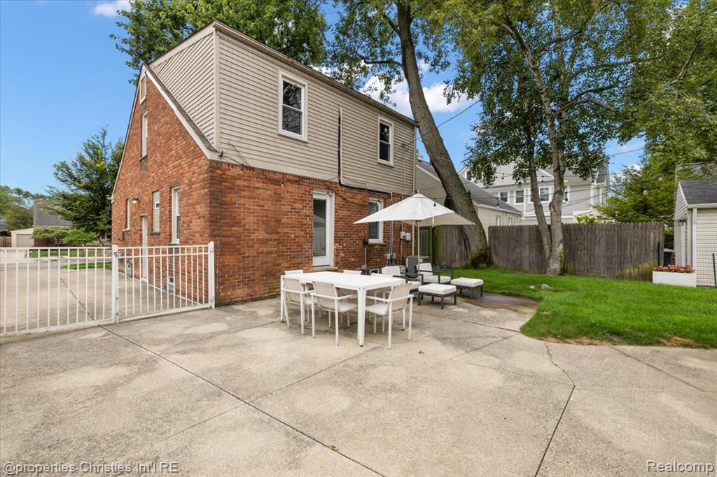 559 E Southlawn Boulevard, Birmingham, MI 48009 — Photo 26