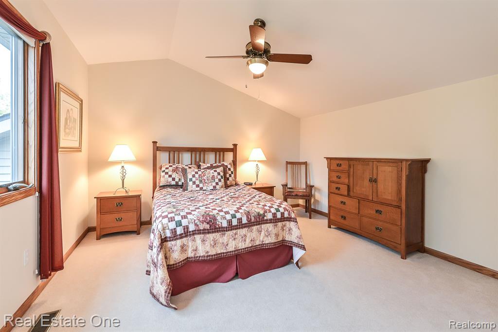 938 MILDRED J Court, Brighton, MI 48116 — Photo 27