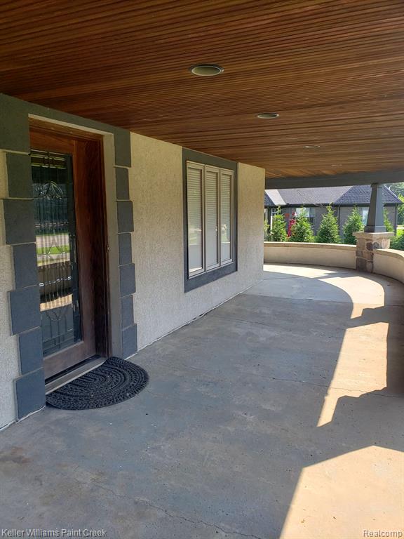 582 W HAMLIN Road, Rochester Hills, MI 48307 — Photo 3