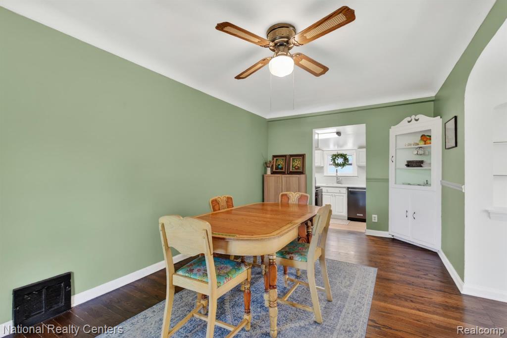2465 Fairbury, Wixom, MI 48393 — Photo 14