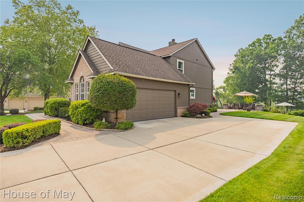 2082 Sandlewood Drive, White Lake, MI 48383 — Photo 17