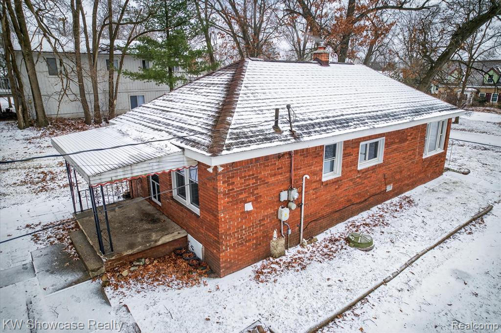 1860 Ladd Road, Wolverine Lake, MI 48390 — Photo 41