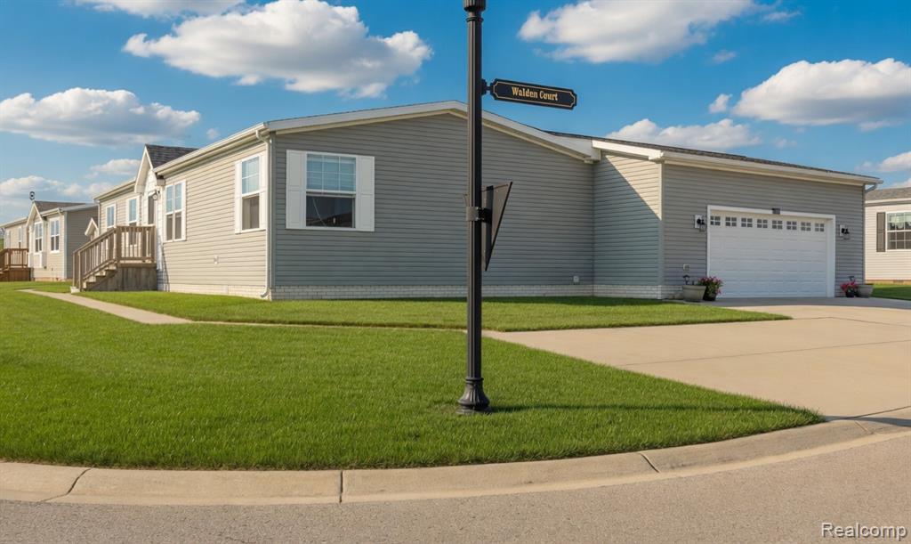 11166 Walden Court, South Lyon, MI 48178